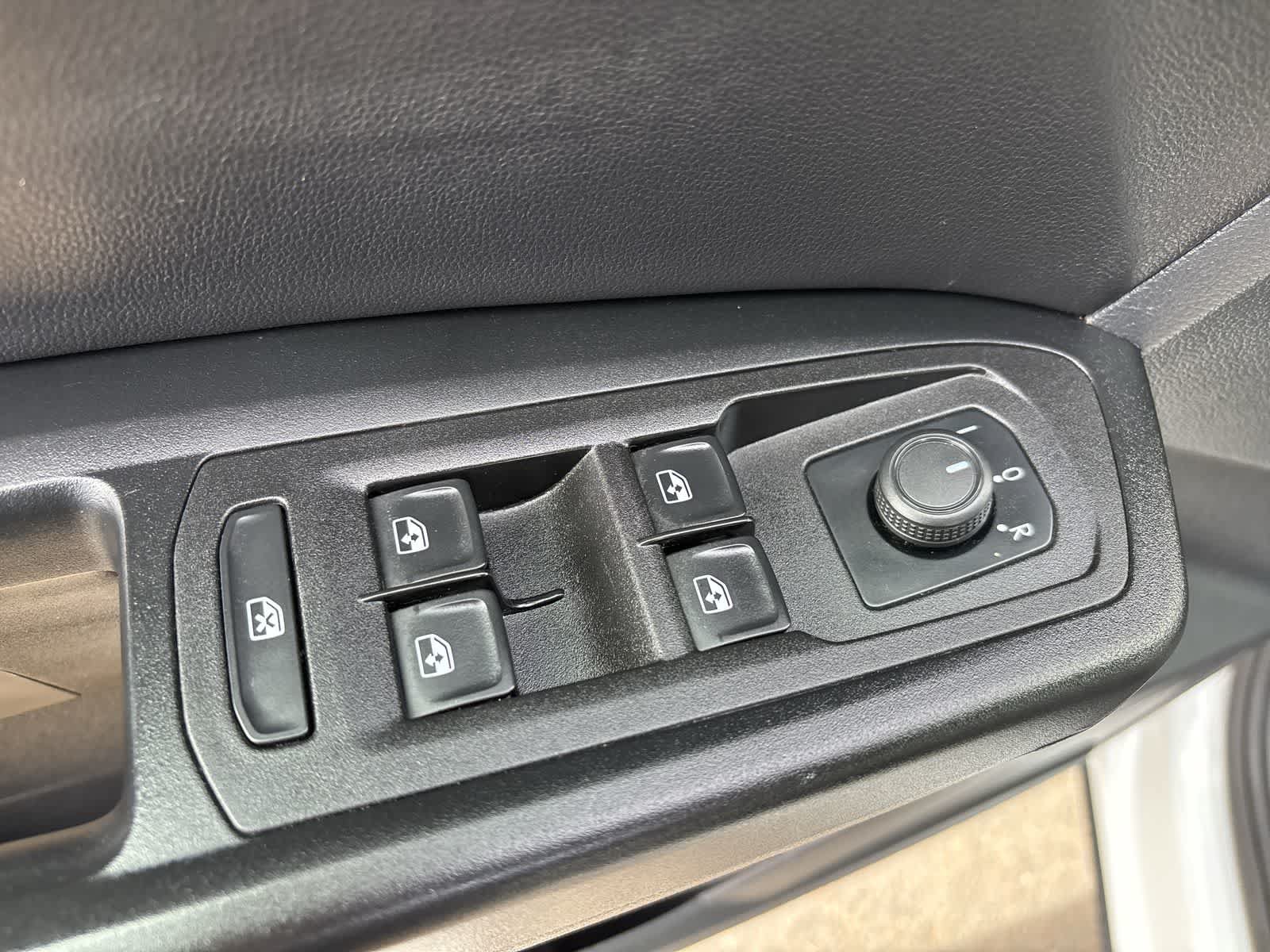 Used 2020 Volkswagen Atlas Cross Sport SE AWD/4WD image 9