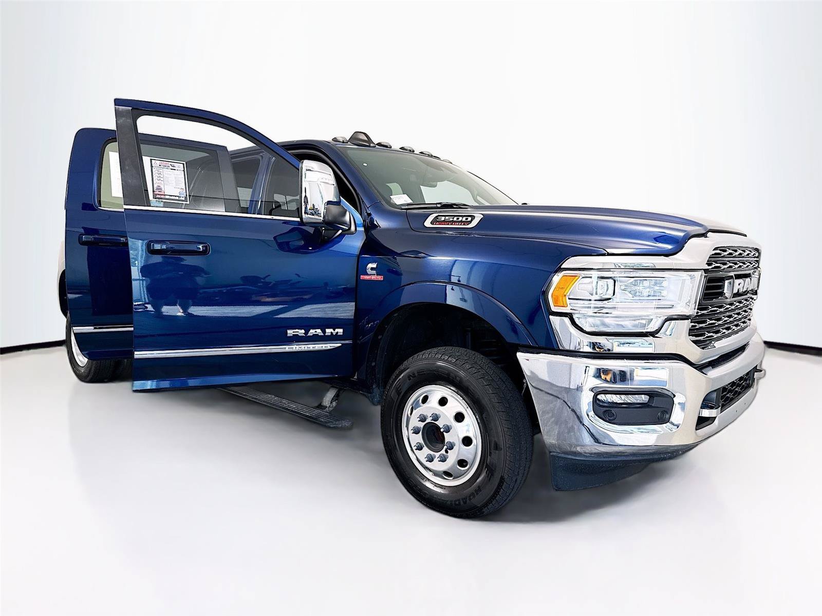 Used 2024 RAM 3500 Limited AWD/4WD image 39