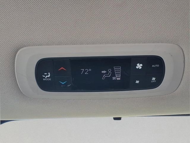 Used 2018 Chrysler Pacifica Touring-L w/ Advanced Safetytec Group FWD image 21