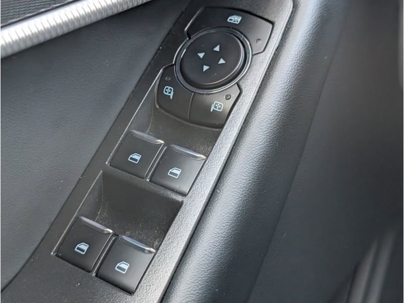 Used 2025 Ford Explorer ST-Line w/ ST-Line Street Pack image 13