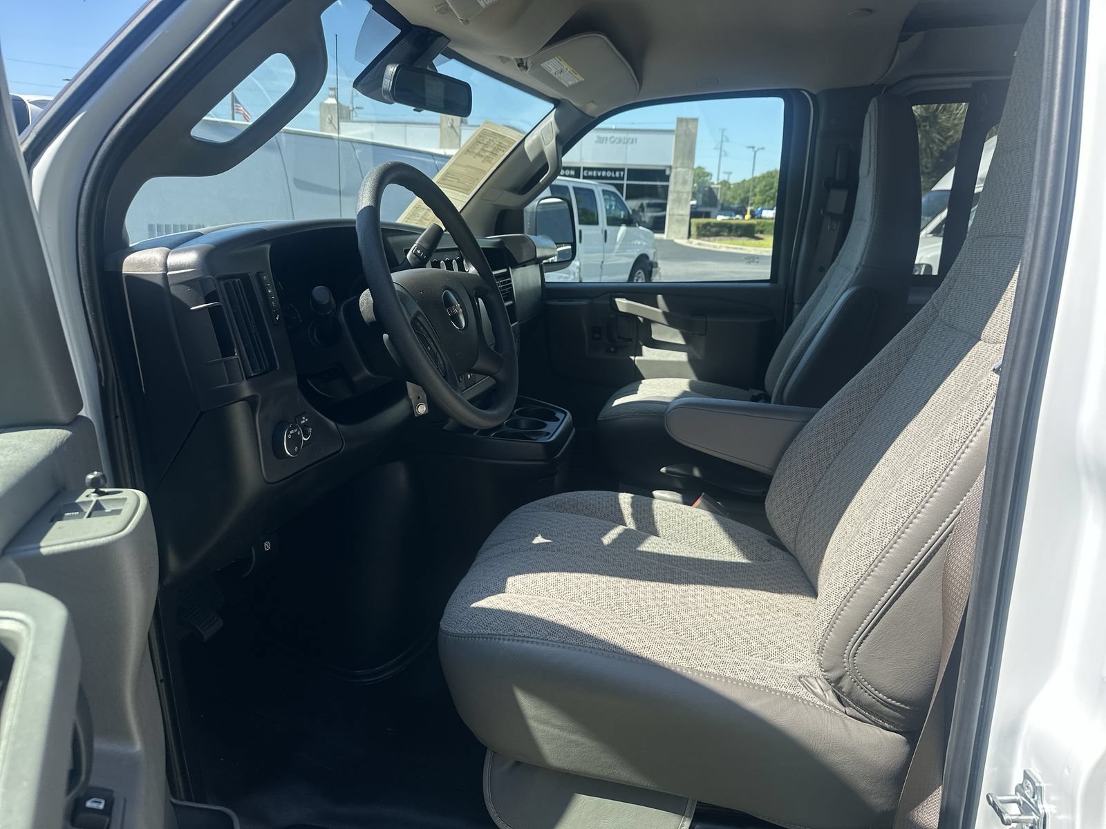 Used 2025 GMC Savana 3500 Extended w/ Driver Convenience Package RWD image 16