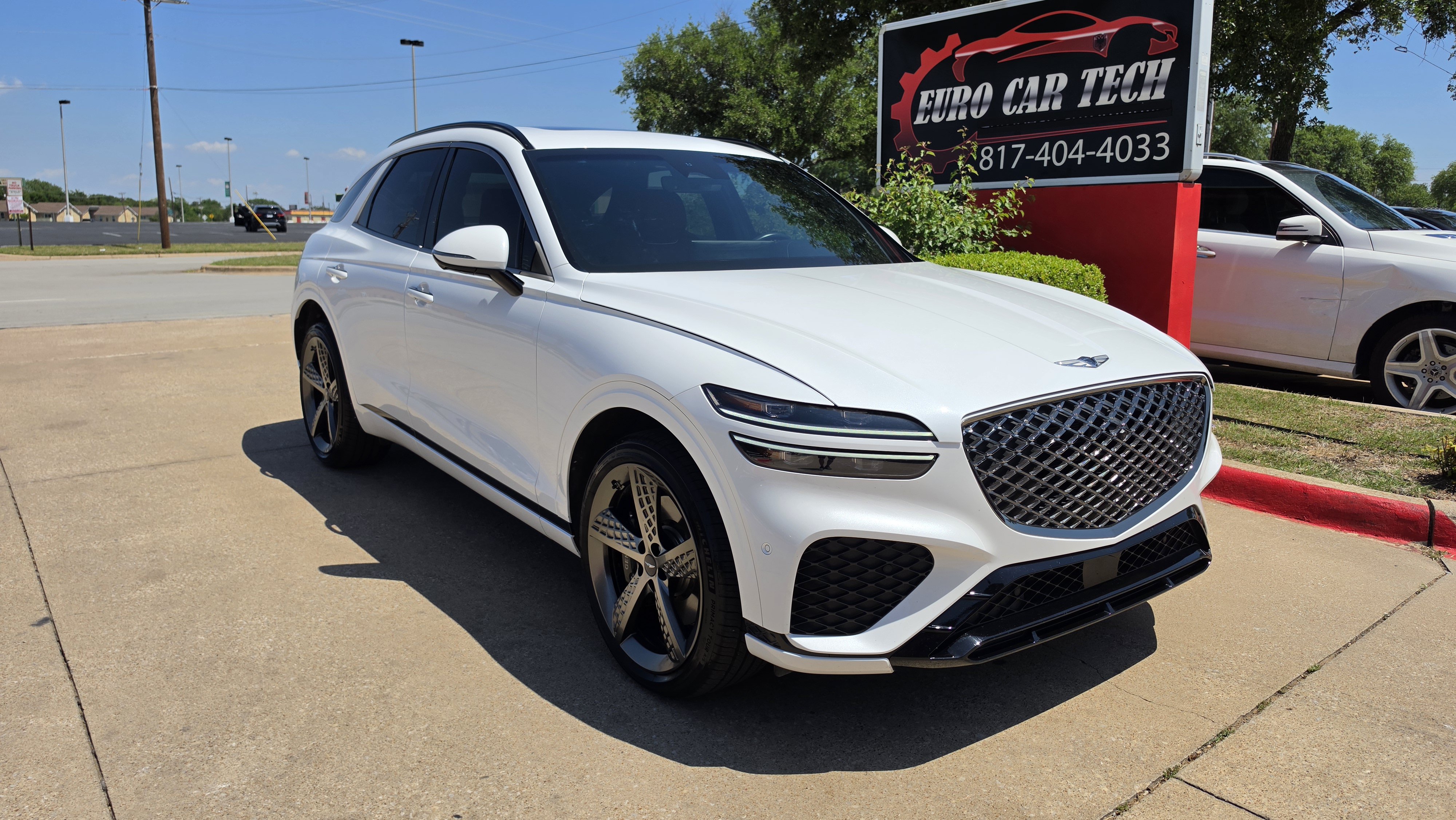Used 2025 Genesis GV70 3.5T Sport w/ Sport Advanced Package AWD/4WD image 6
