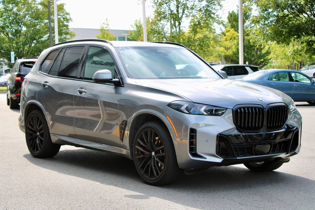 Used 2026 BMW X5 xDrive40i w/ M Sport Package AWD/4WD image 2