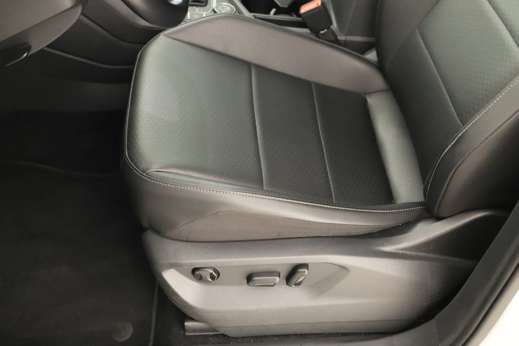 Used 2018 Volkswagen Tiguan SE w/ Panoramic Sunroof Package AWD/4WD image 25