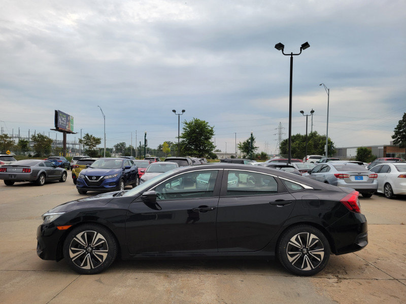 Used 2017 Honda Civic EX-T image 4