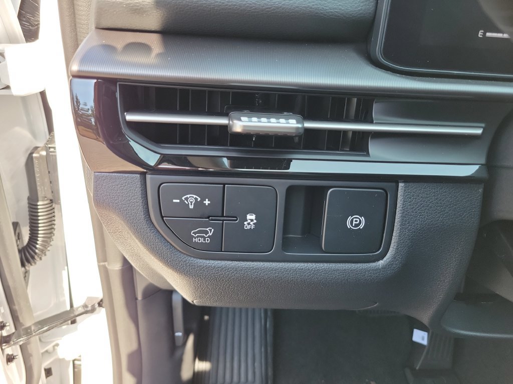 New 2026 Kia Sportage EX w/ EX Panorama Roof Package FWD image 28