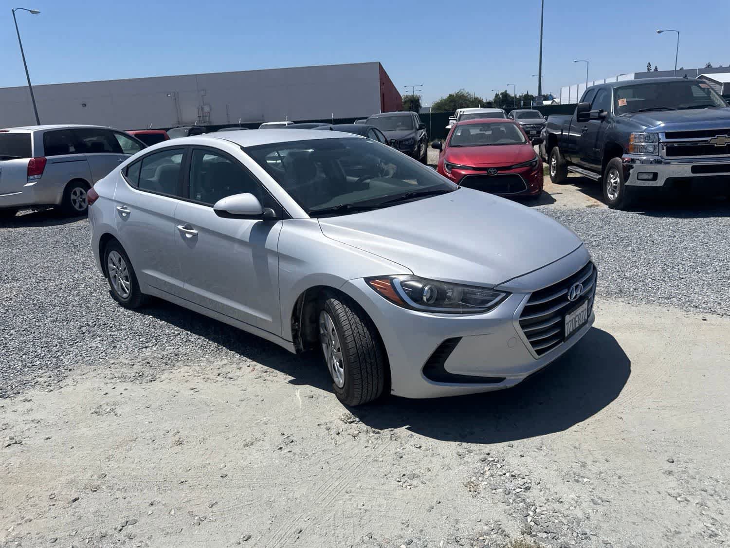 Used 2017 Hyundai Elantra SE FWD image 3