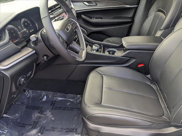 New 2025 Jeep Grand Cherokee Limited w/ Luxury Tech Group II image 4