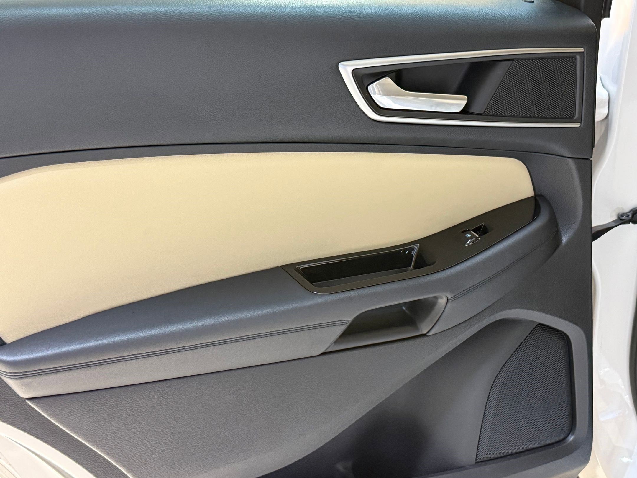 Used 2015 Ford Edge SEL w/ Equipment Group 201A image 34