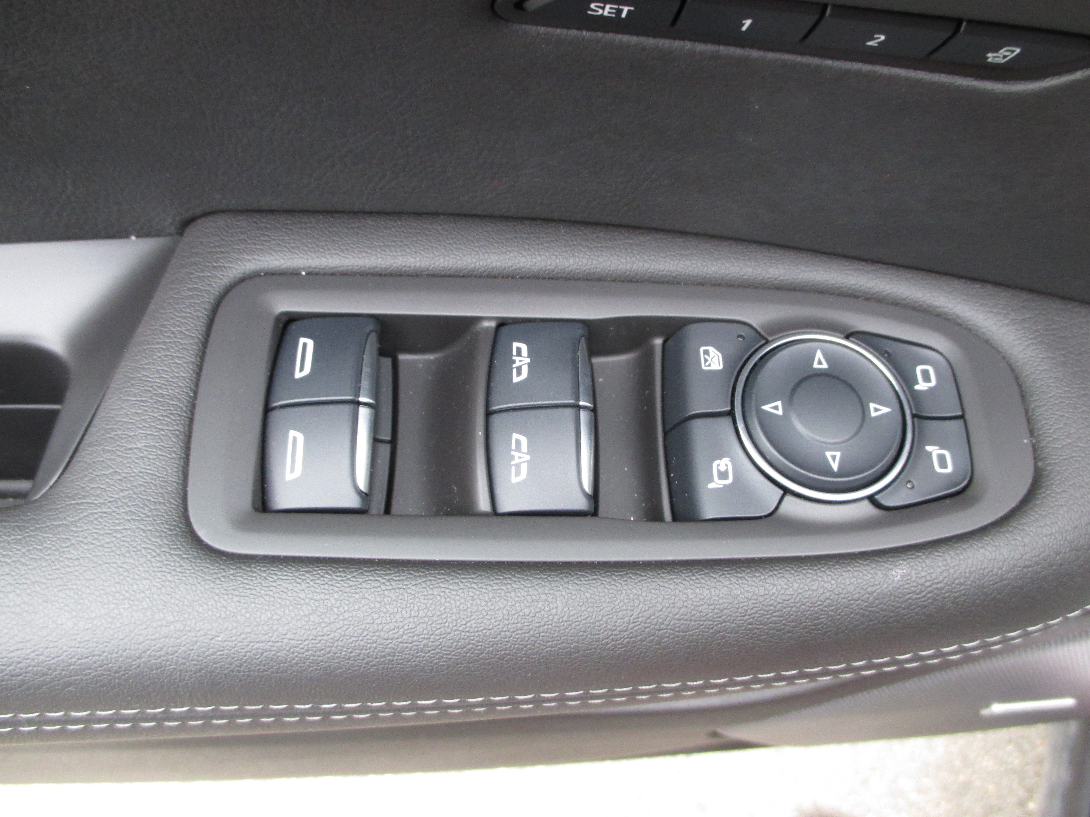 Used 2025 Cadillac XT6 Premium Luxury image 16