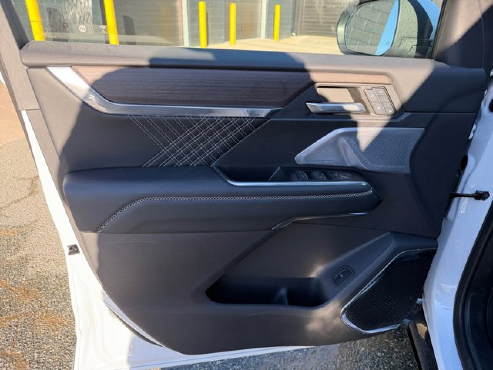 Used 2024 GMC Acadia Denali w/ Super Cruise Package image 22