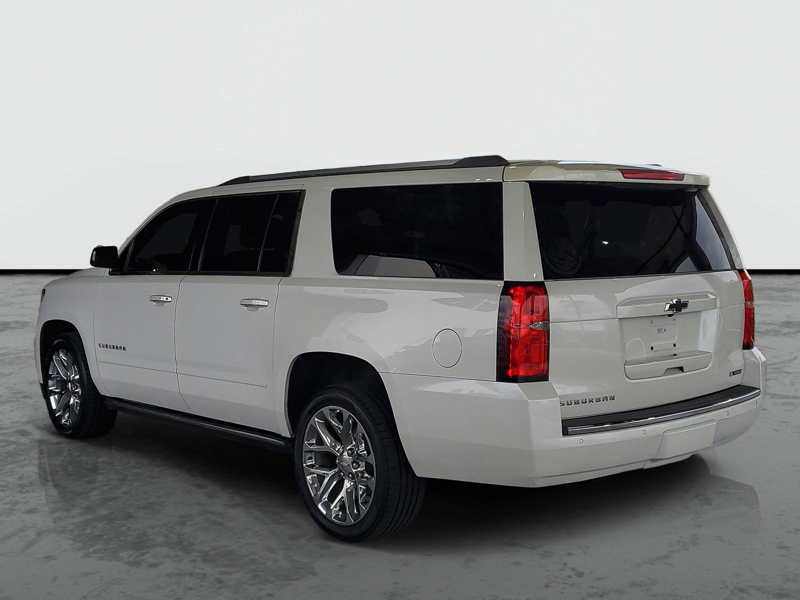 Used 2018 Chevrolet Suburban Premier RWD image 3