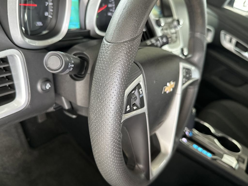 Used 2017 Chevrolet Equinox LT image 18