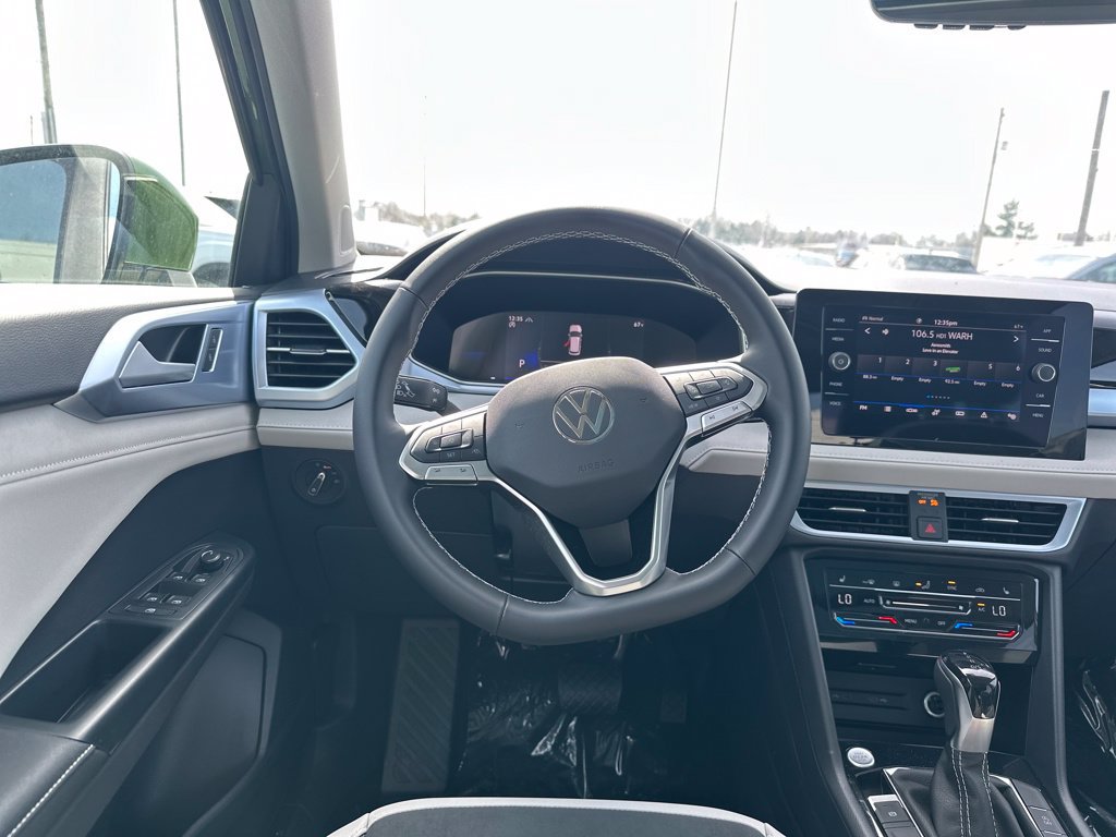 Used 2026 Volkswagen Taos SE AWD/4WD image 16