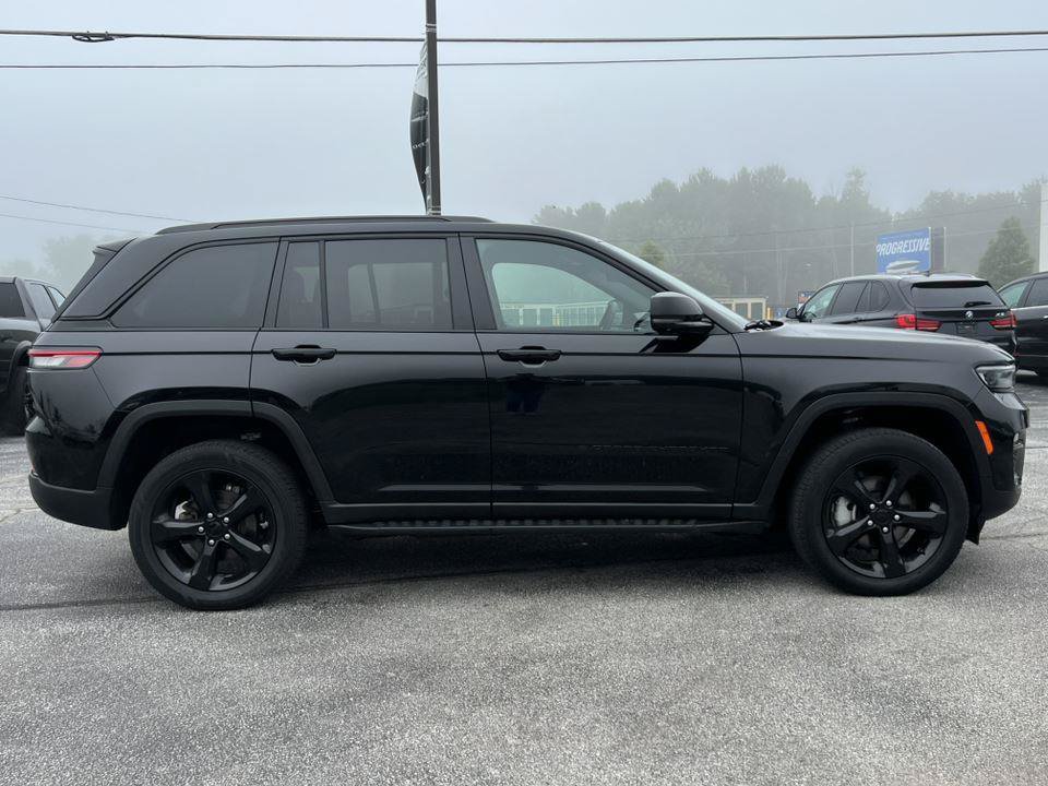Used 2024 Jeep Grand Cherokee Limited w/ Luxury Tech Group II AWD/4WD image 12