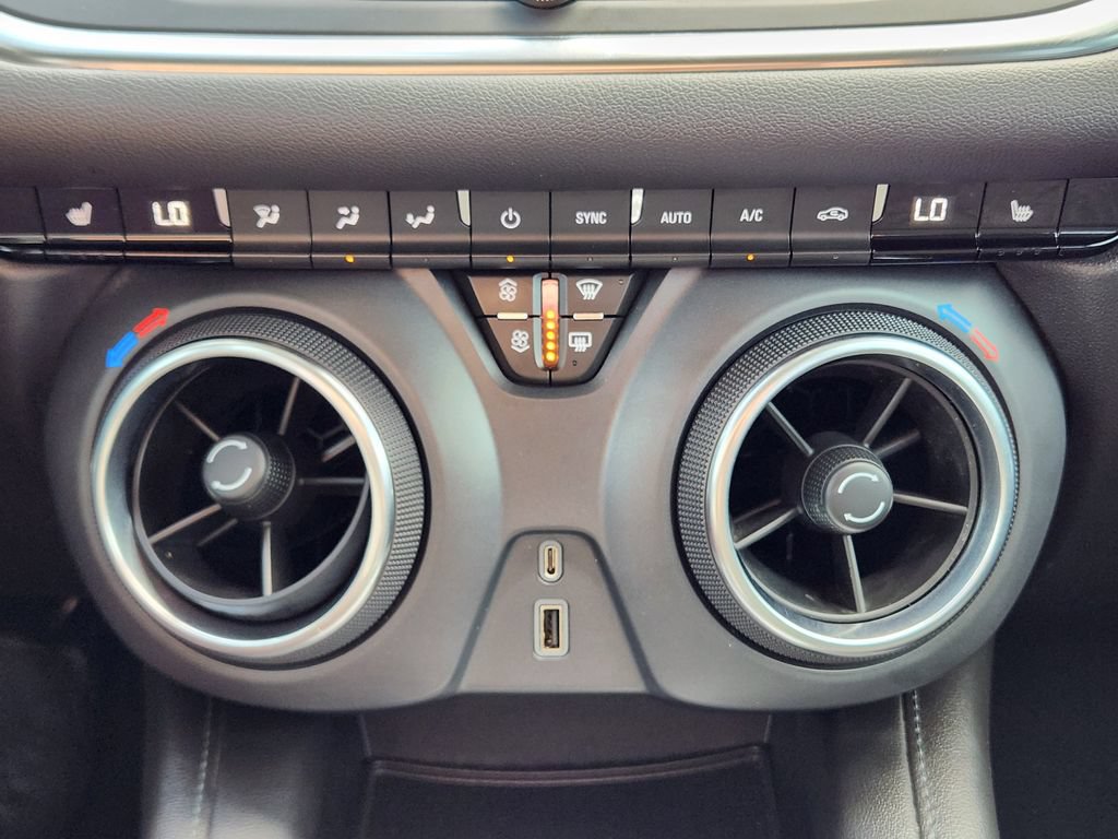 Used 2021 Chevrolet Blazer LT FWD image 19