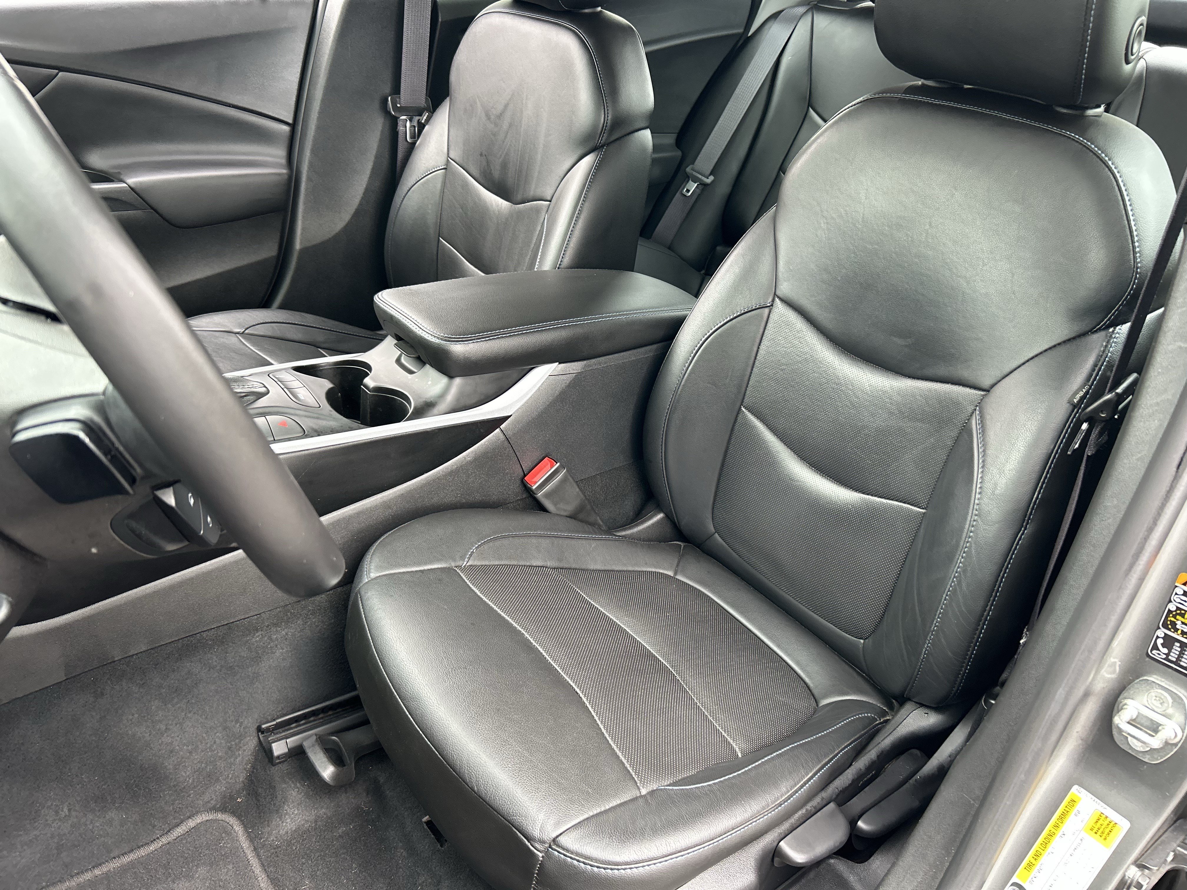 Used 2017 Chevrolet Volt LT w/ Comfort Package FWD image 18