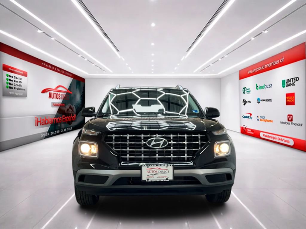 Used 2023 Hyundai Venue SEL image 3