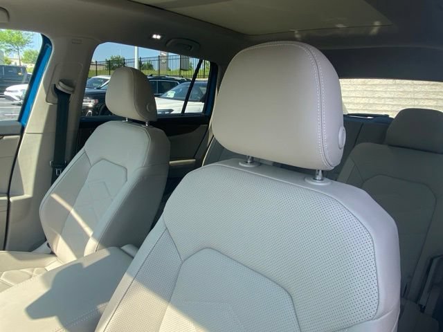 Certified 2026 Volkswagen Atlas SE w/ Panoramic Sunroof Package FWD image 6