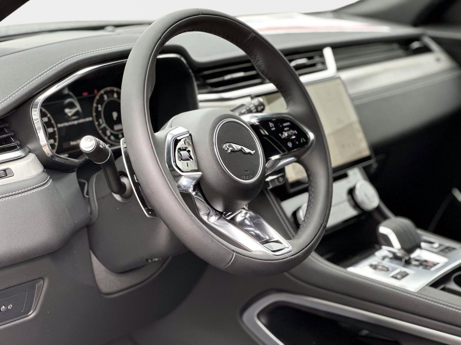 New 2026 Jaguar F-PACE R-Dynamic S AWD/4WD image 25