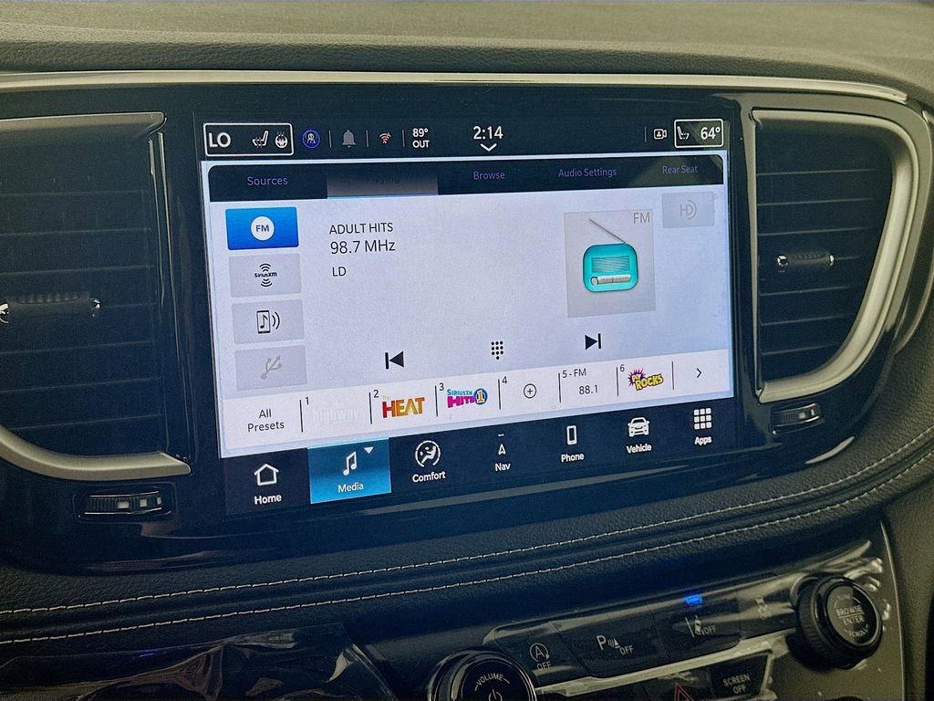 New 2025 Chrysler Pacifica Select w/ Uconnect Theater Family Group image 13