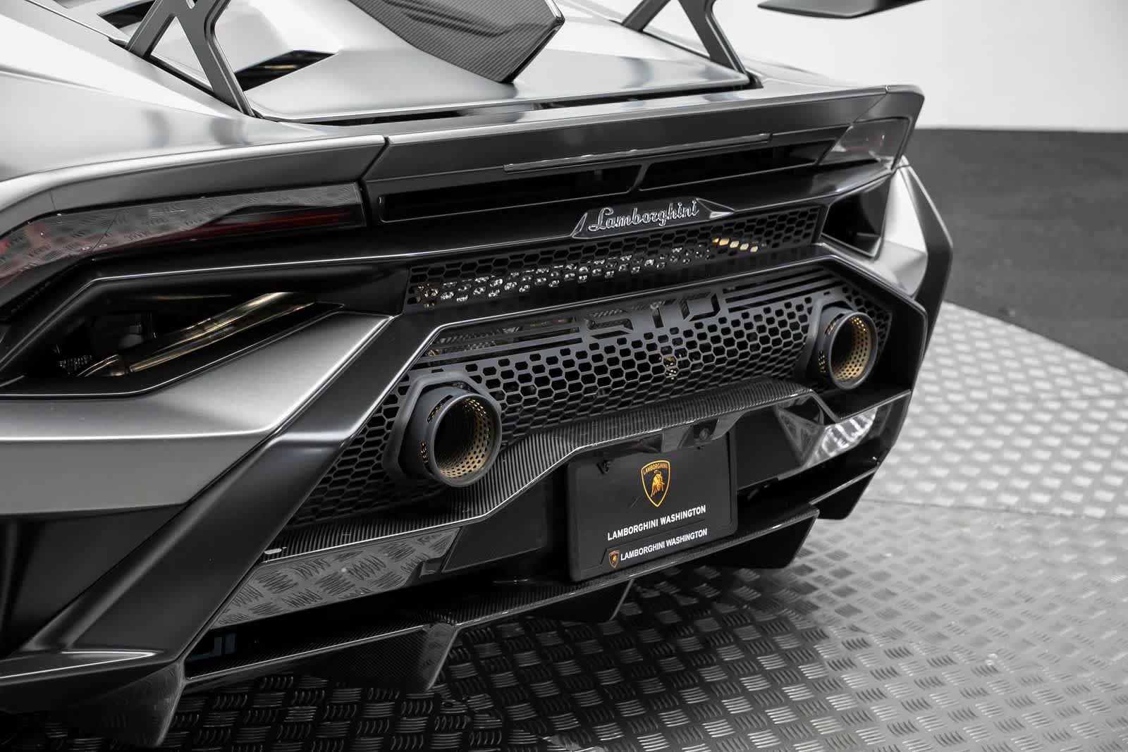 Used 2022 Lamborghini Huracan STO RWD image 37