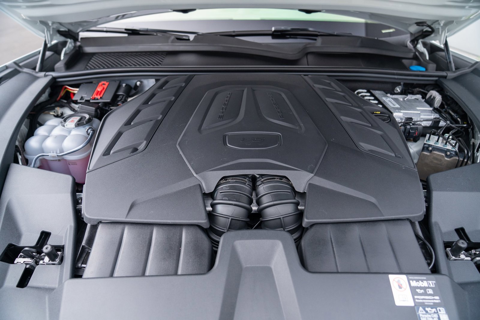 New 2026 Porsche Cayenne S image 29