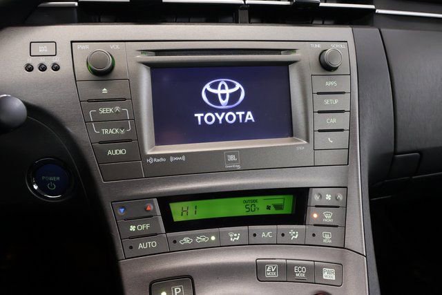 Used 2015 Toyota Prius Five image 19