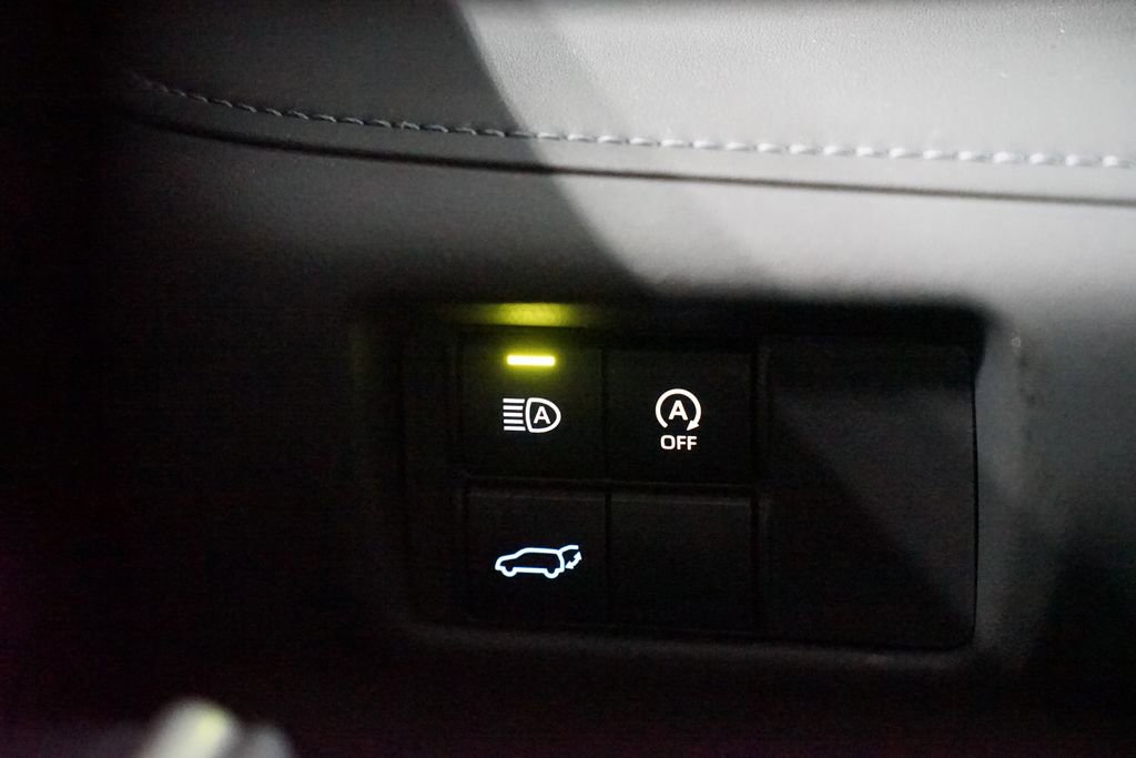 Certified 2024 Toyota Highlander XLE image 24