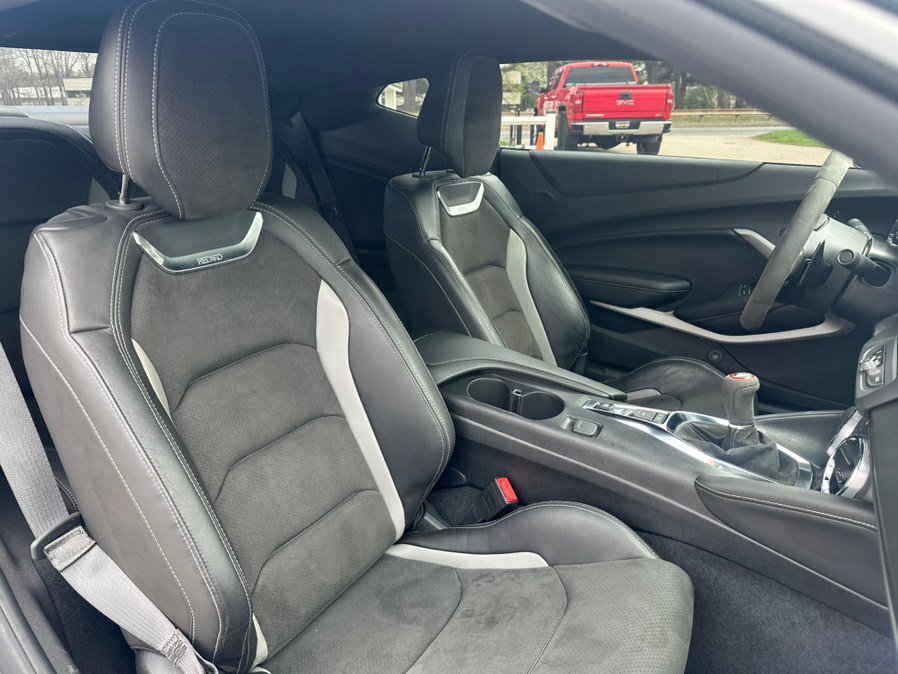 Used 2020 Chevrolet Camaro SS RWD image 13