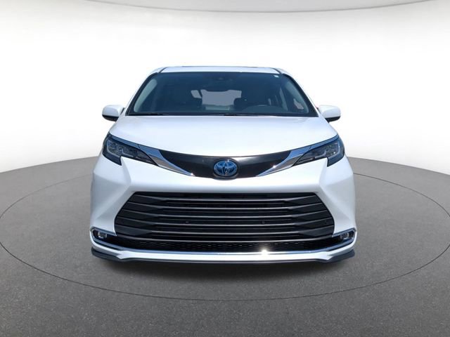 Used 2023 Toyota Sienna XLE FWD image 9