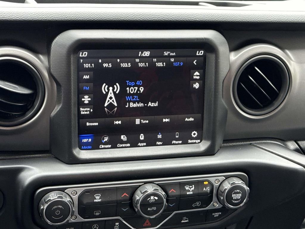 Used 2022 Jeep Gladiator Willys image 16