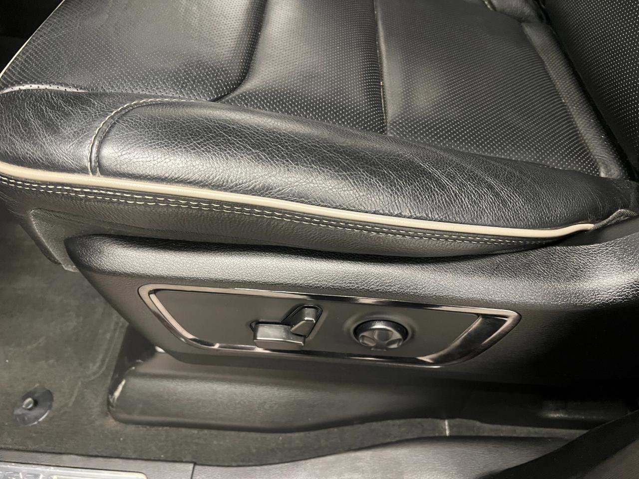 Used 2022 RAM 1500 Limited w/ Body Color Bumper Group AWD/4WD image 25