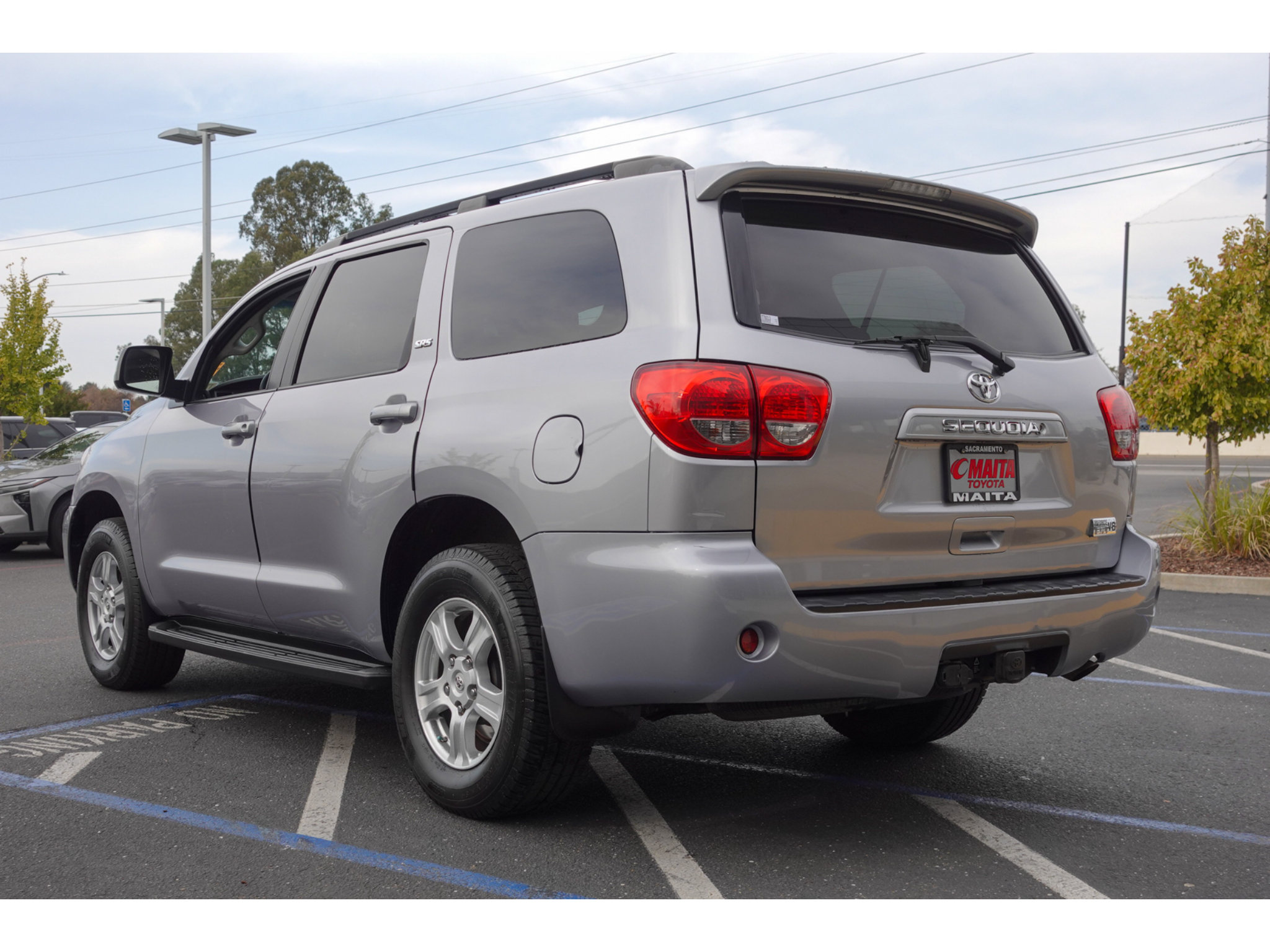 Used 2011 Toyota Sequoia SR5 AWD/4WD image 5