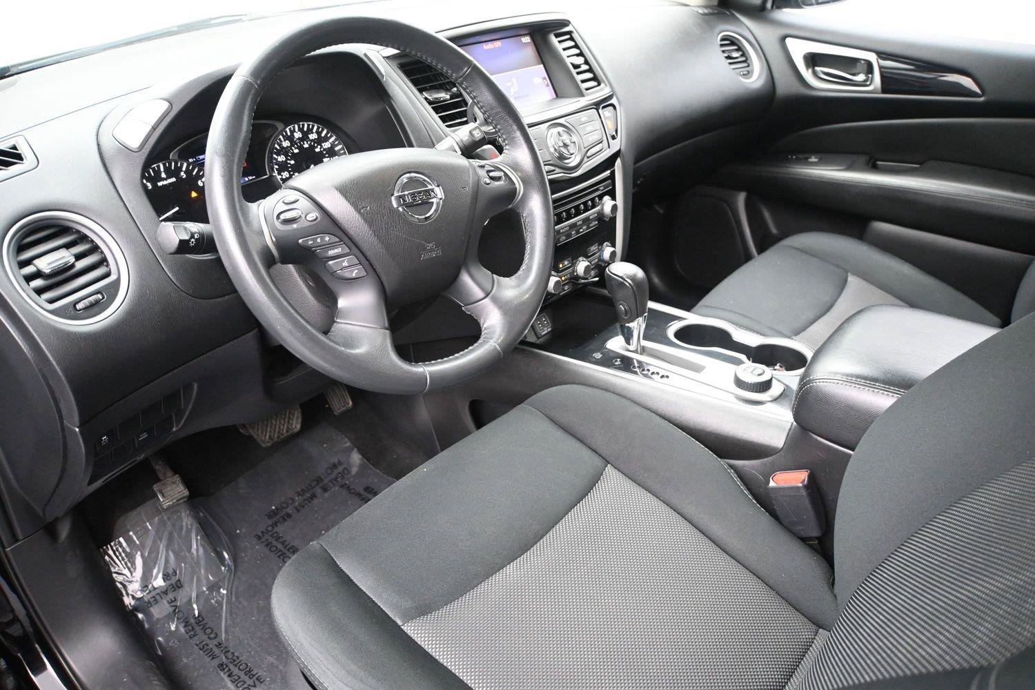 Used 2023 Nissan Rogue SV AWD/4WD image 2