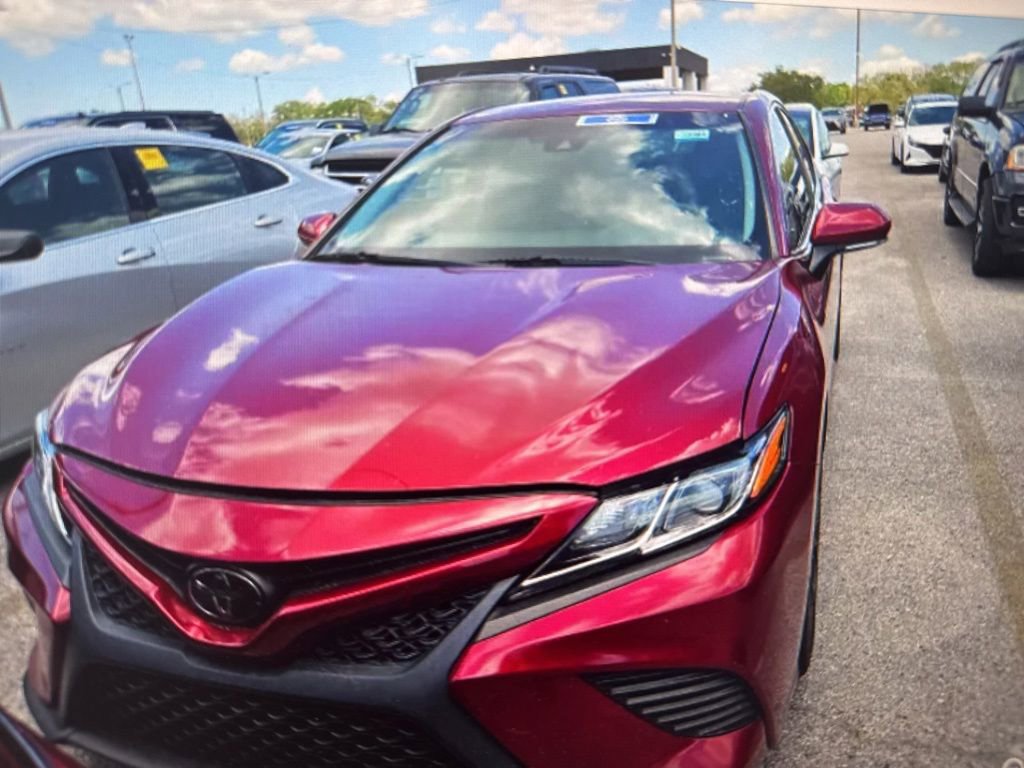 Used 2018 Toyota Camry SE w/ Audio Package FWD image 6