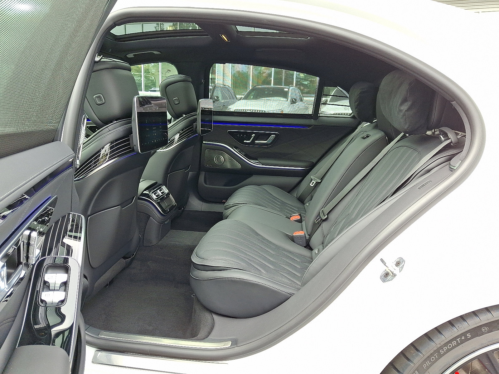 New 2026 Mercedes-Benz S 63 AMG S image 8