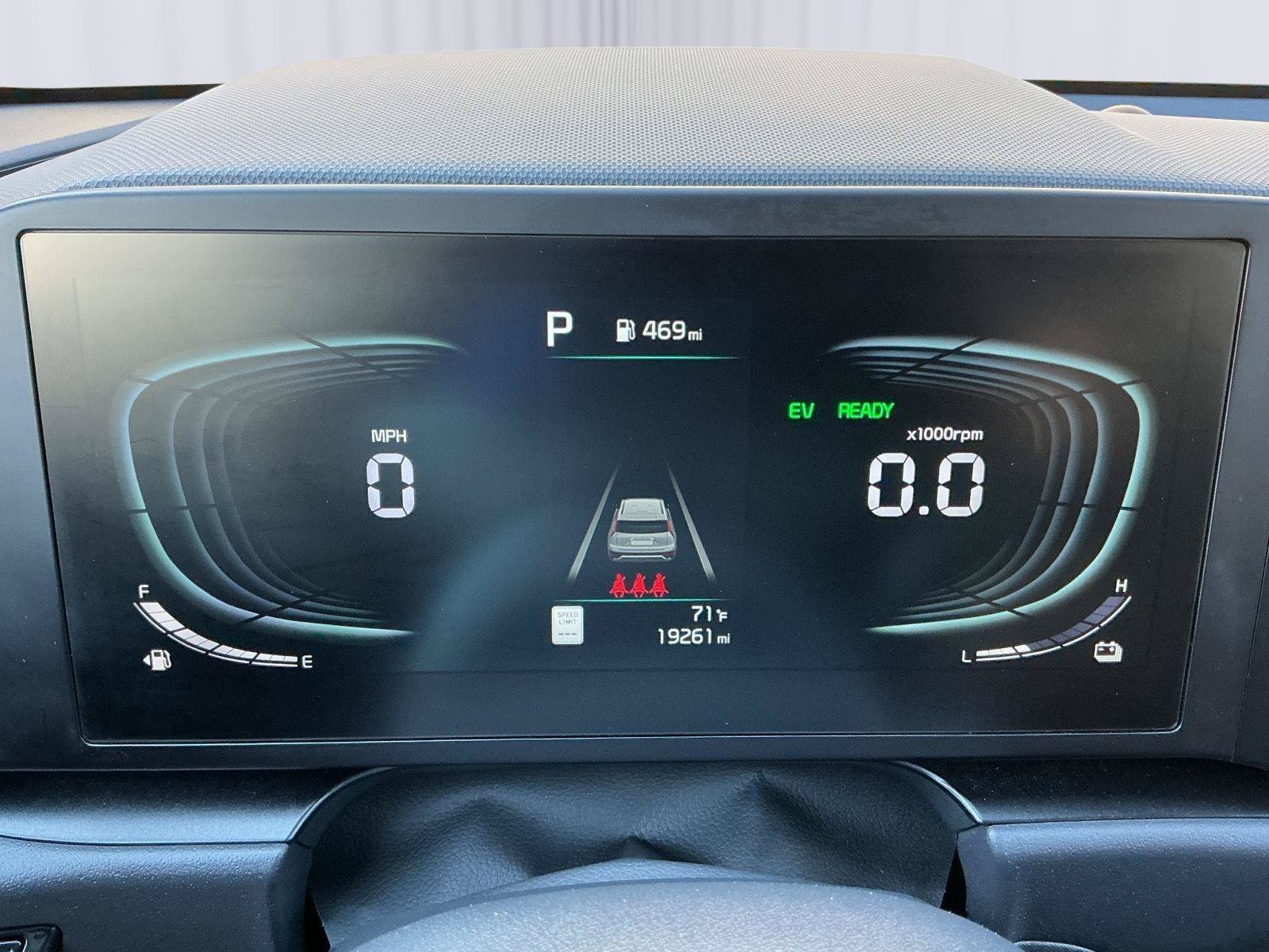 Certified 2025 Kia Niro LX FWD image 11