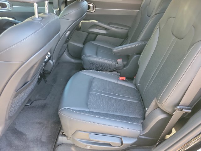 Used 2025 Kia Sorento EX AWD/4WD image 16