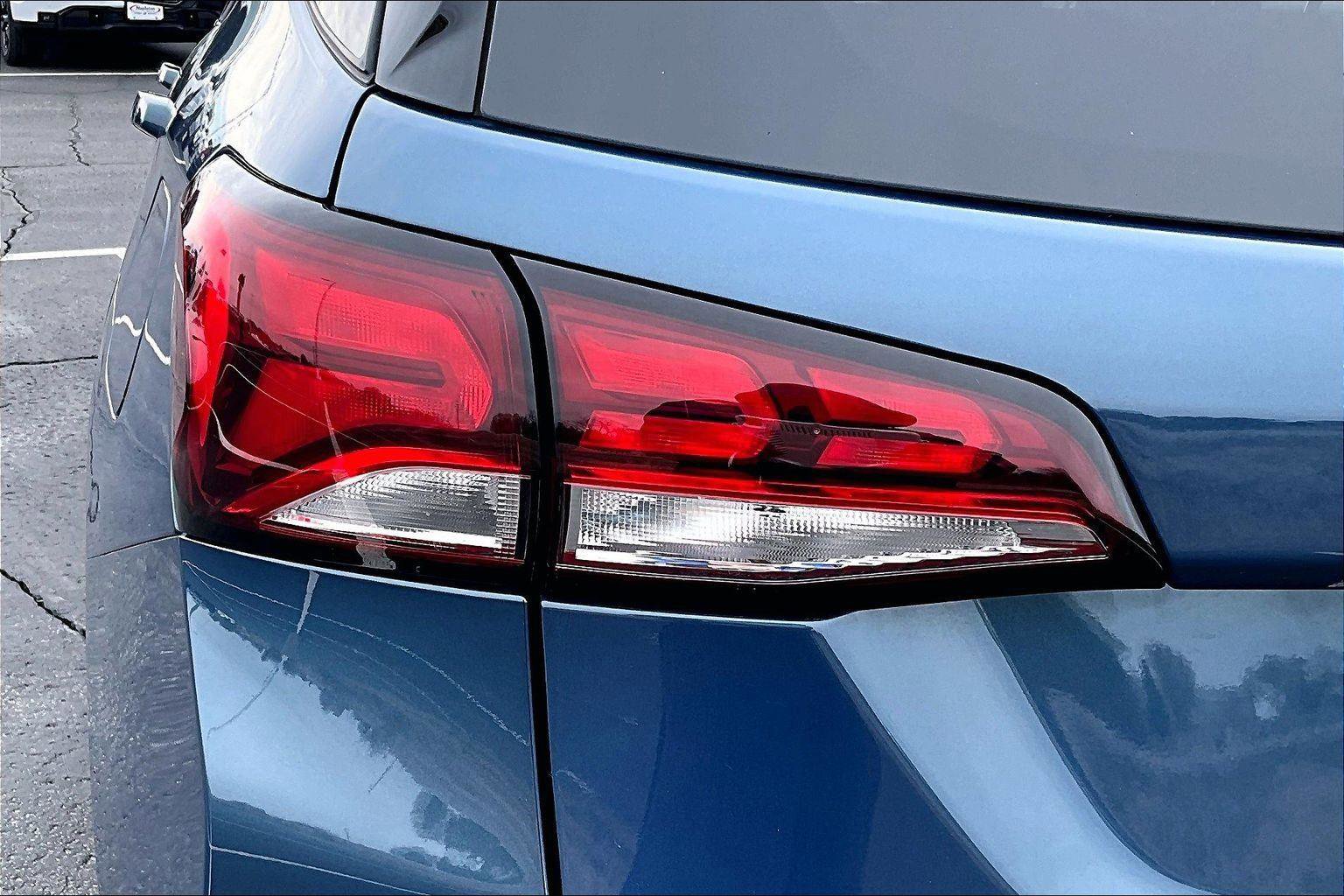 Used 2024 Chevrolet Equinox LT image 30