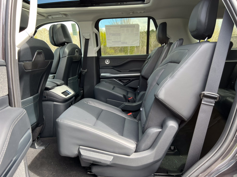 New 2026 Lincoln Navigator Reserve AWD/4WD image 4