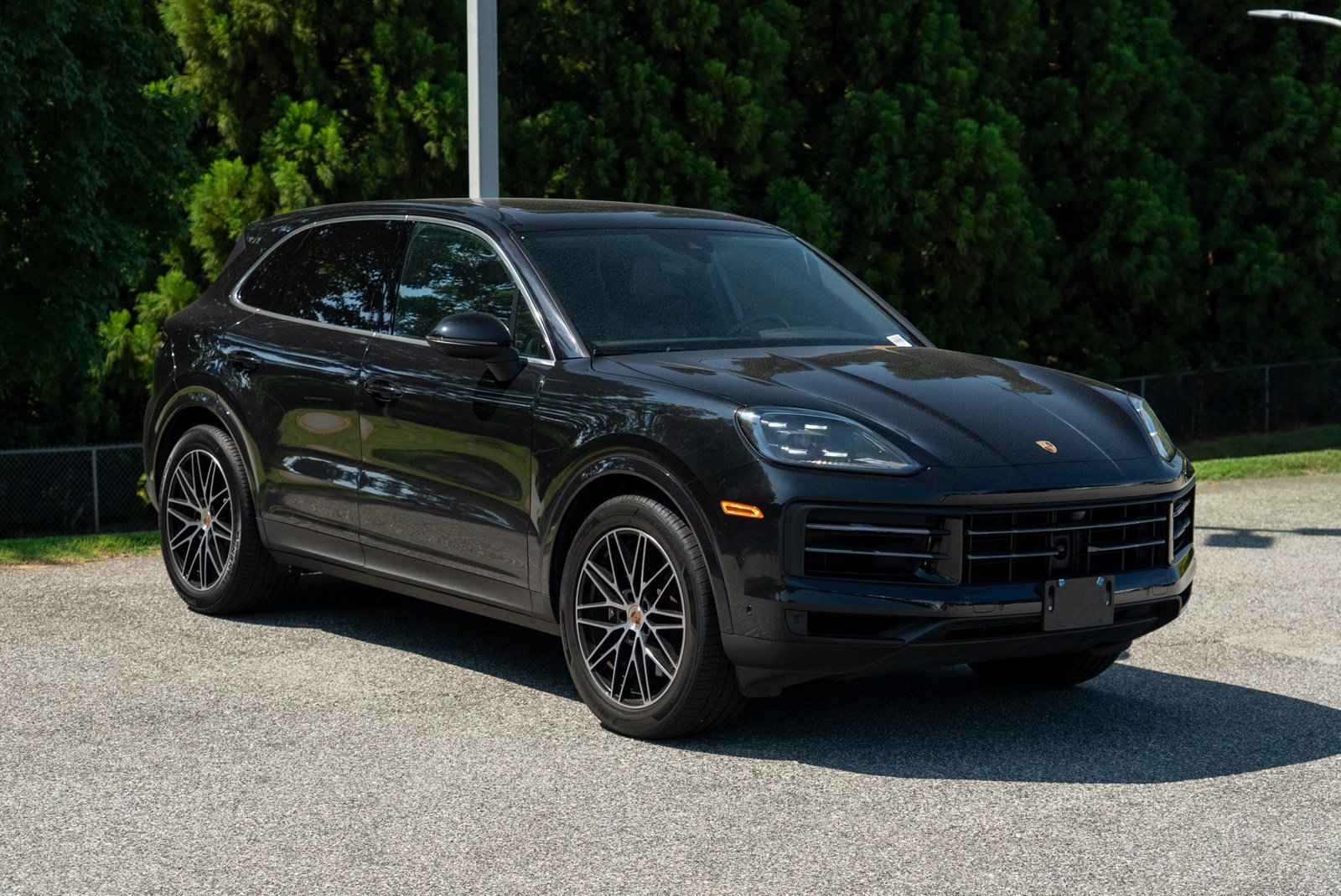 Certified 2025 Porsche Cayenne AWD/4WD image 5