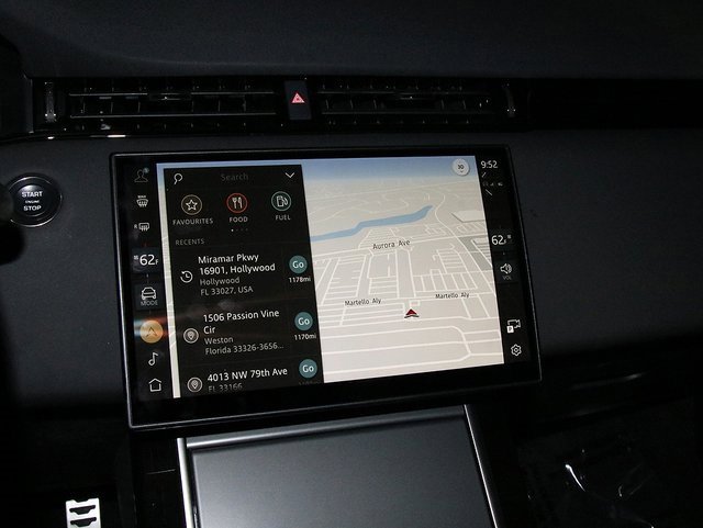 Used 2024 Land Rover Range Rover Evoque Dynamic SE image 18