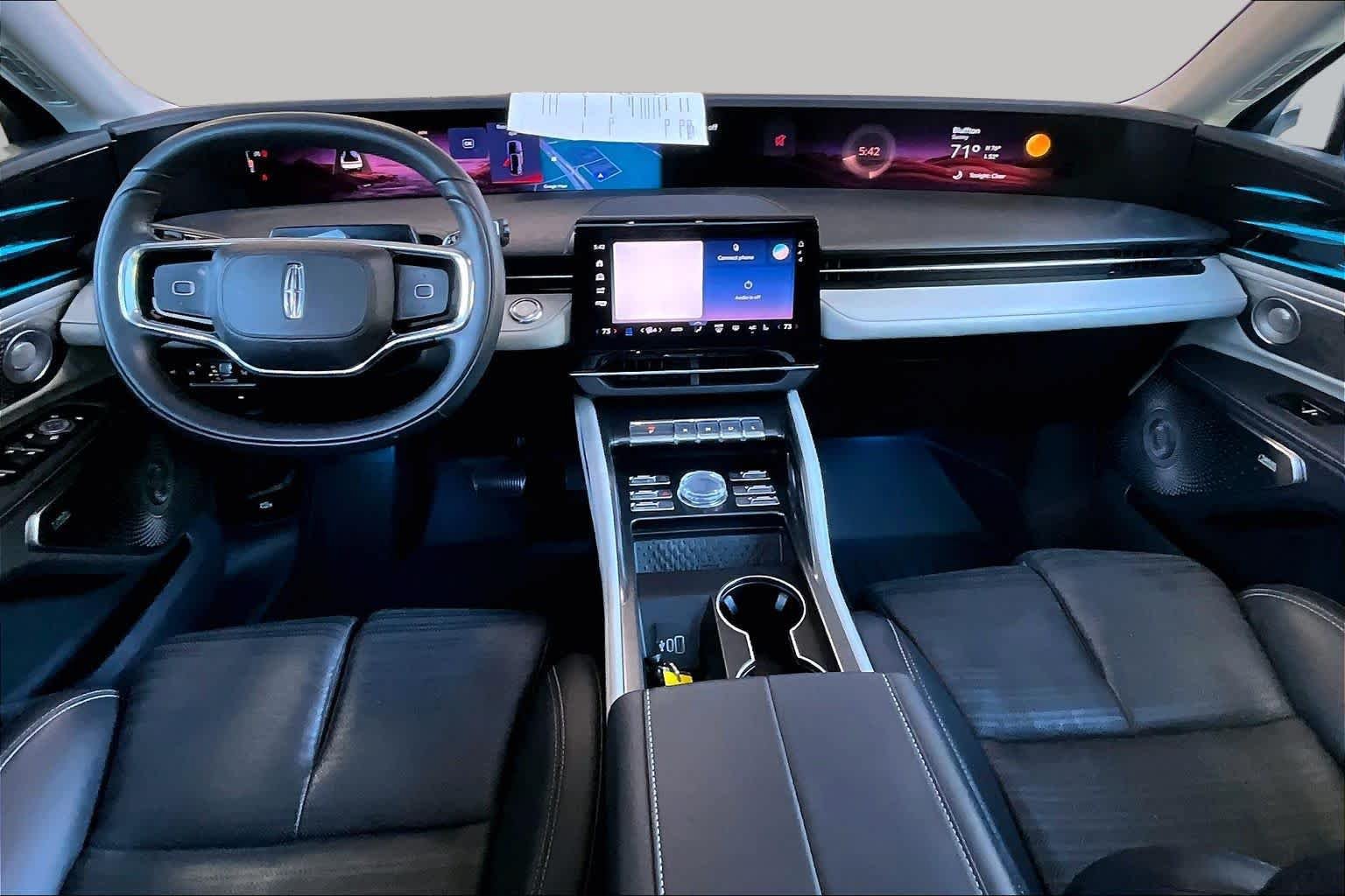 Used 2025 Lincoln Nautilus Reserve AWD/4WD image 15