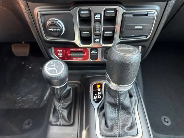 New 2026 Jeep Gladiator Mojave w/ Technology Group AWD/4WD image 18
