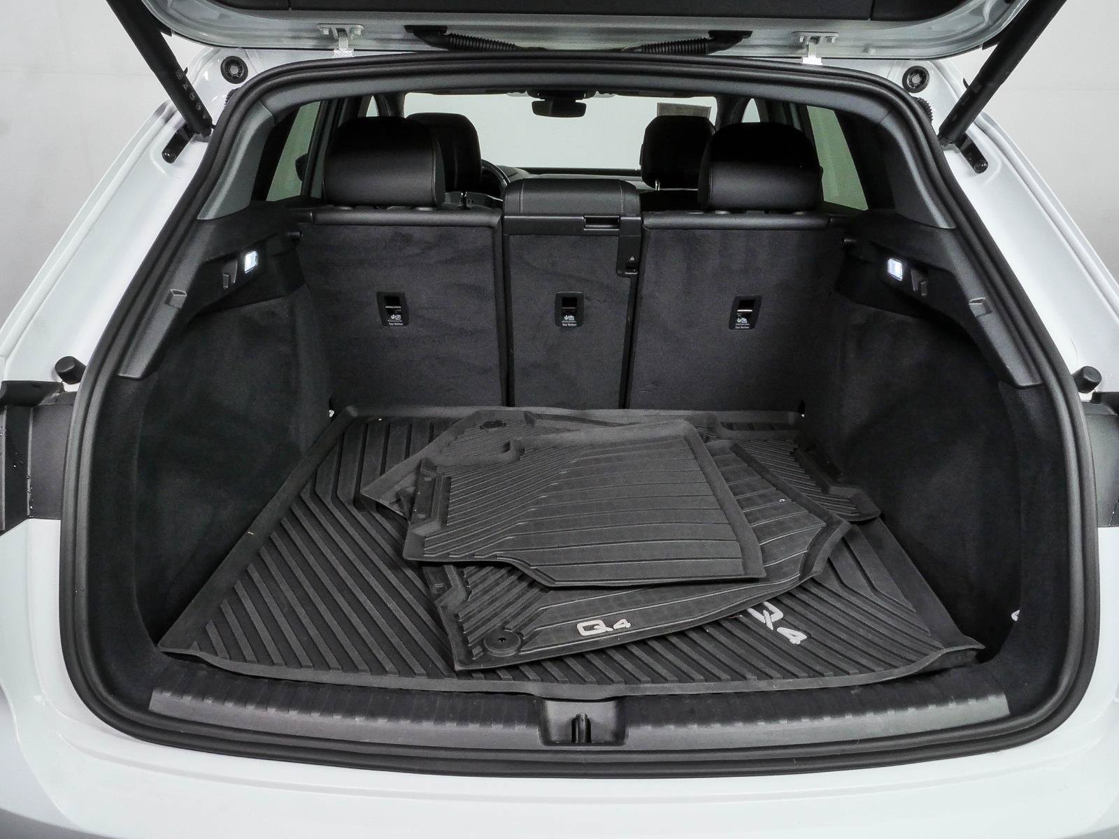 Used 2023 Audi Q4 e-tron Prestige AWD/4WD image 30