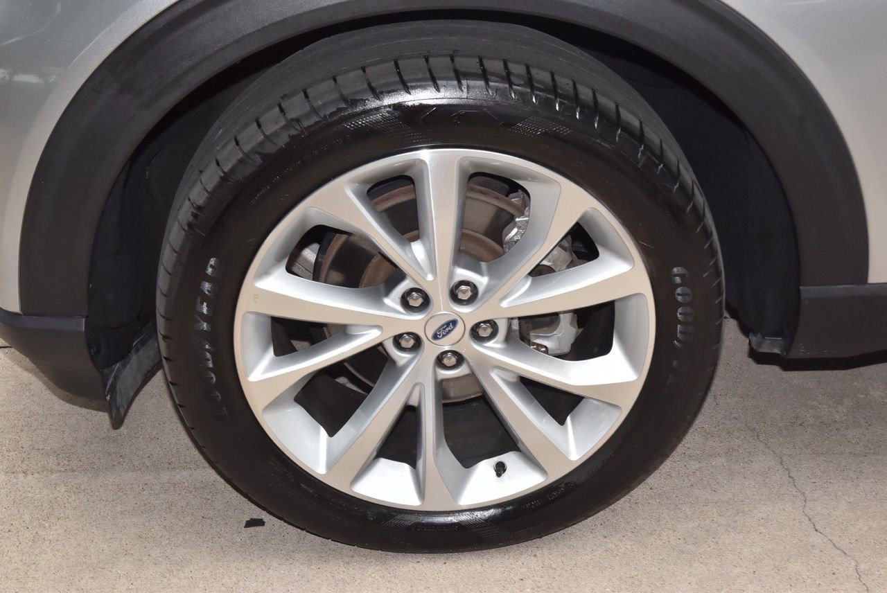 Used 2023 Ford Explorer Platinum w/ Technology Package AWD/4WD image 40