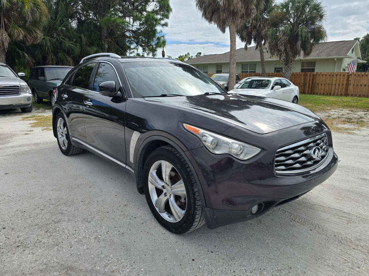 Used 2009 INFINITI FX35 2WD w/ Deluxe Touring Pkg image 3