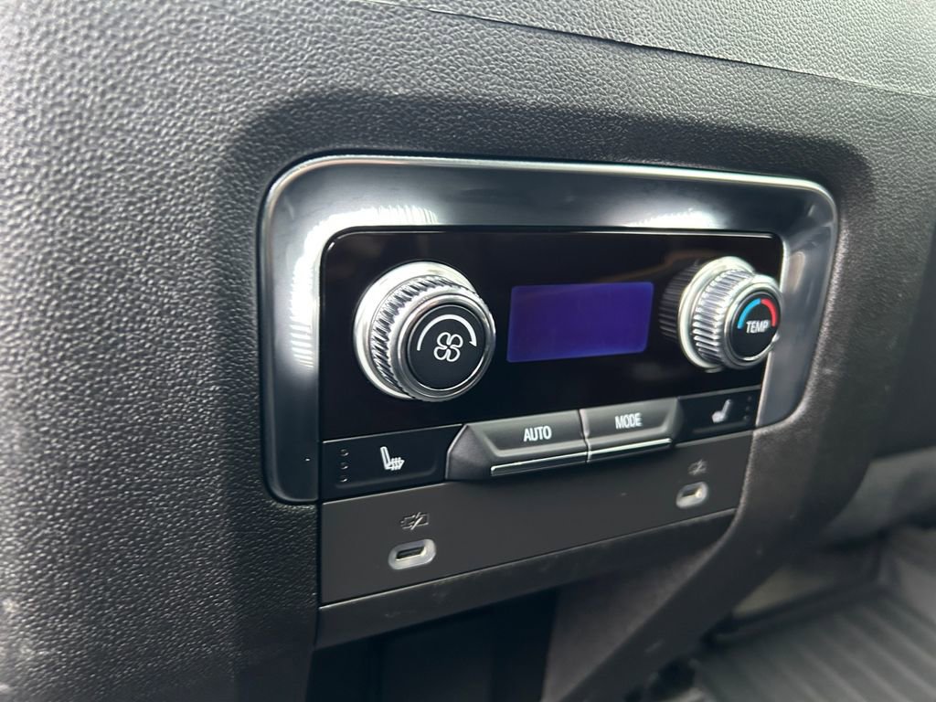 Used 2022 GMC Yukon AT4 w/ Technology Package image 36