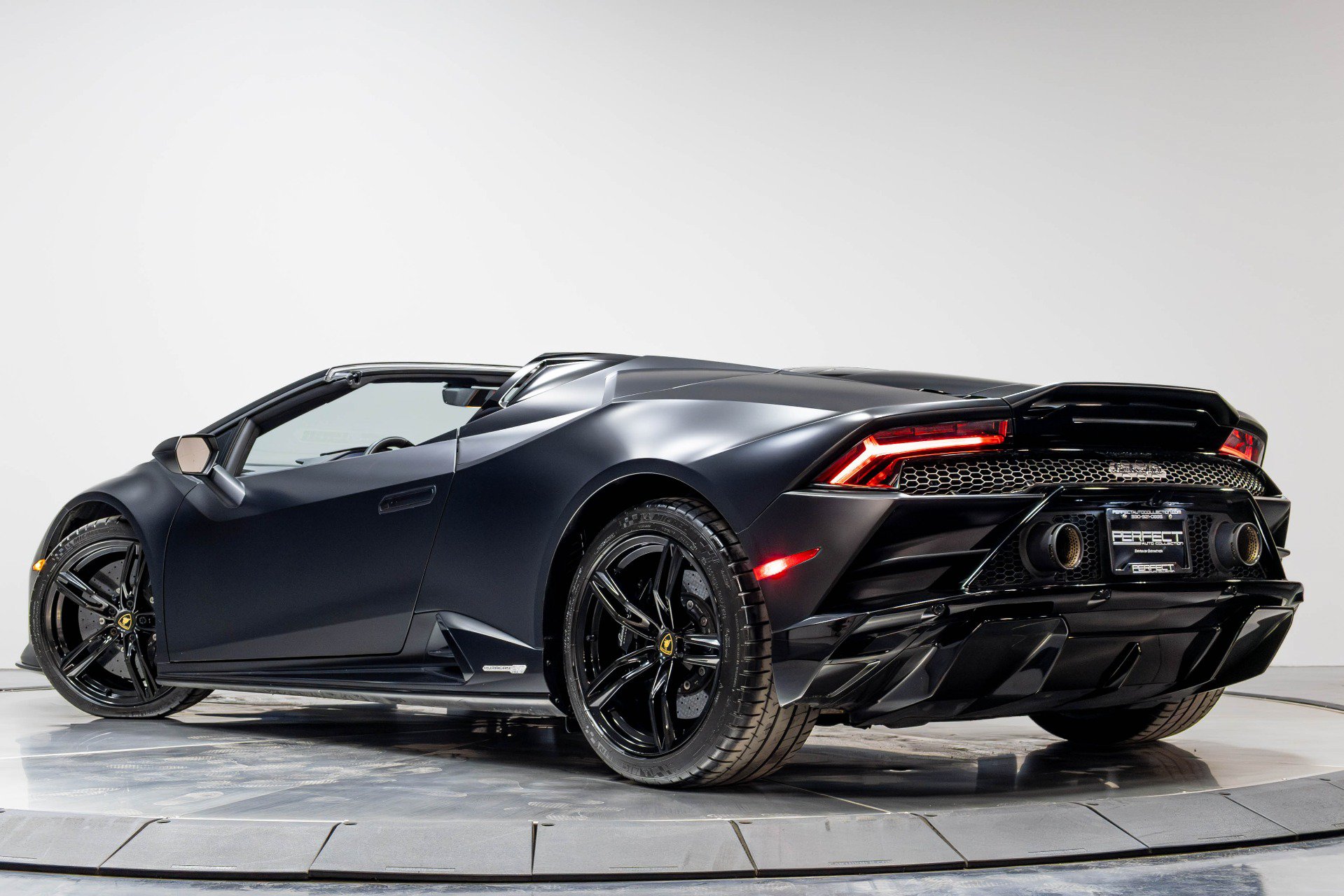 Used 2021 Lamborghini Huracan EVO RWD image 51